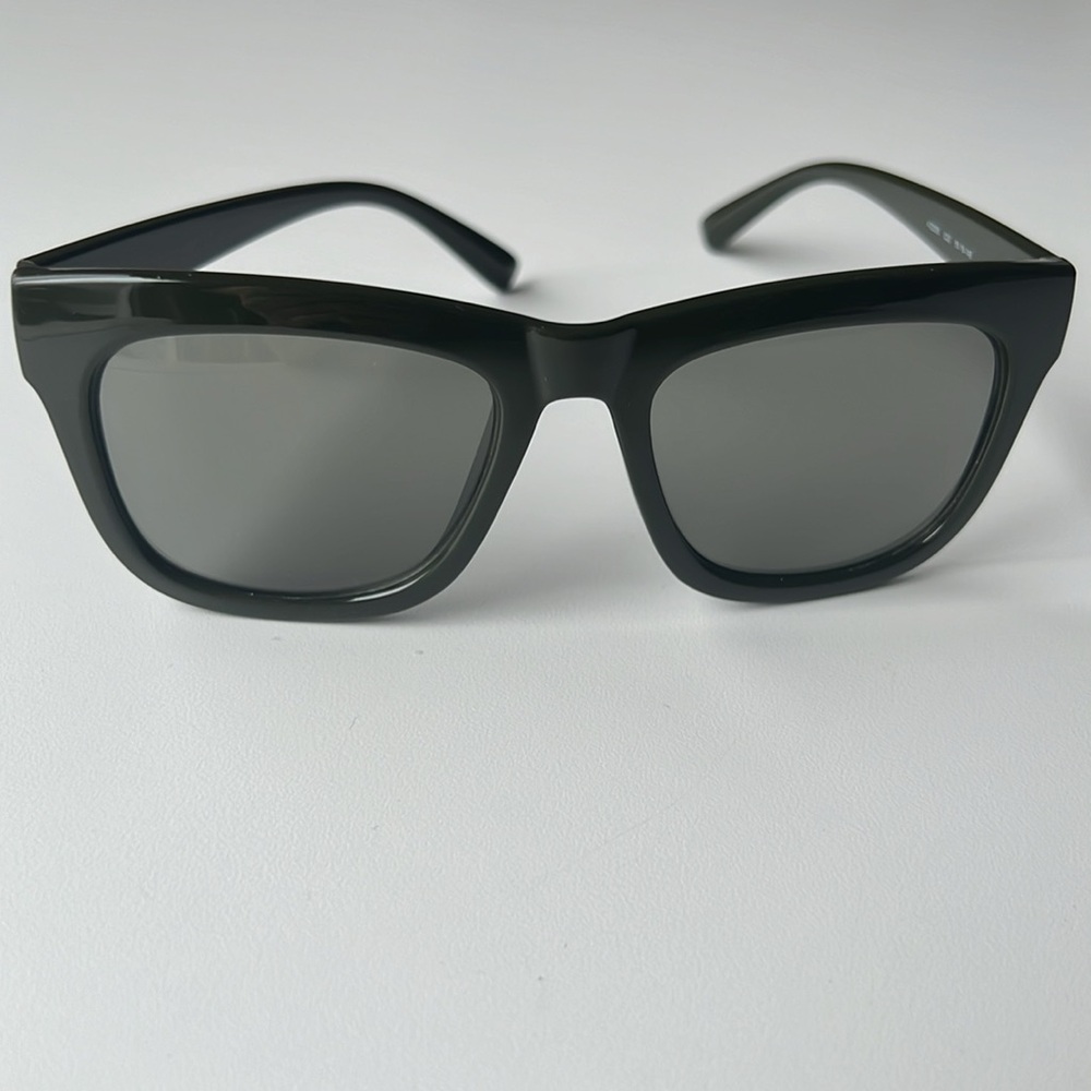 Ann Taylor Olive Green Rectangular Sunglasses Wit… - image 3